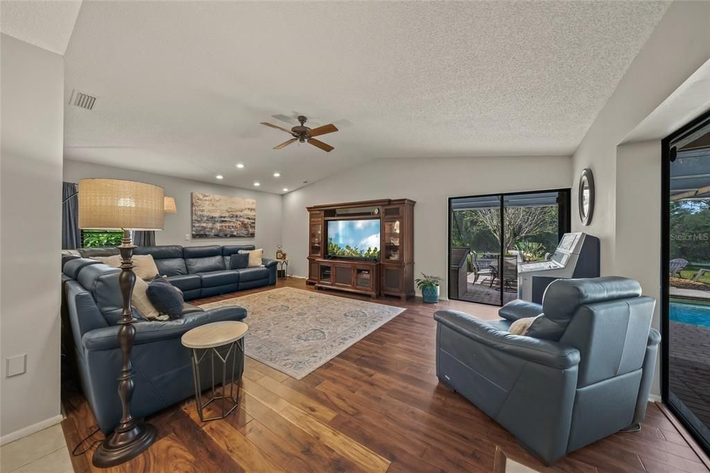 Interior, Living room, Recessed Lighting, Wood Texture Flooring