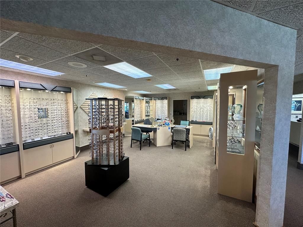 Dining room, Interior, Recessed Lighting