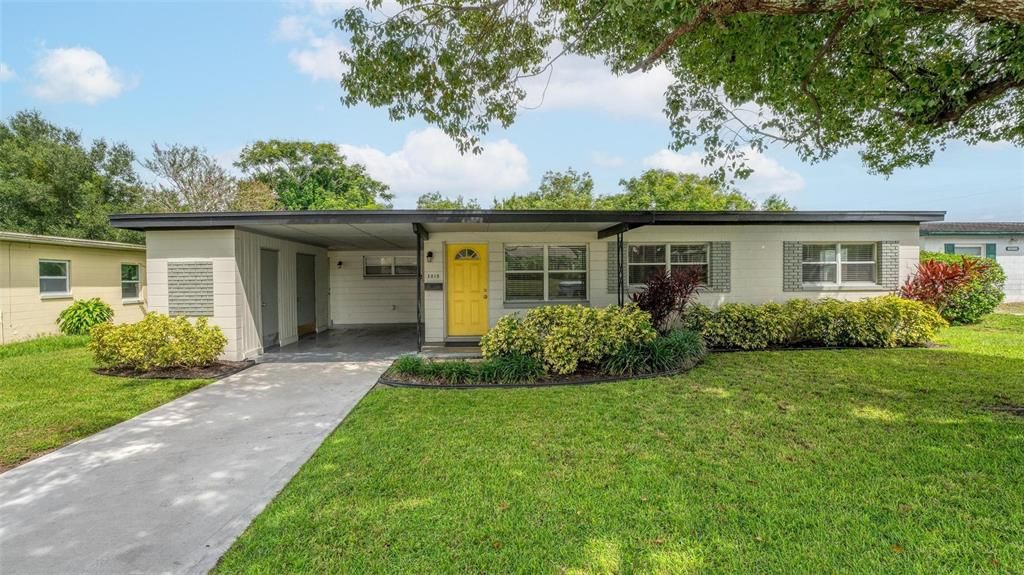Backyard, Exterior, Facade, Ranch