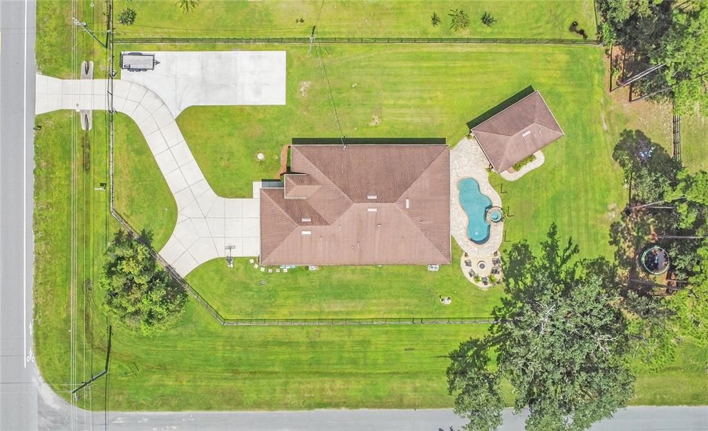Exterior, Drone