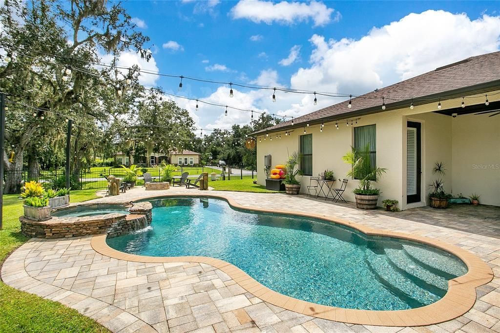 Exterior, Pool