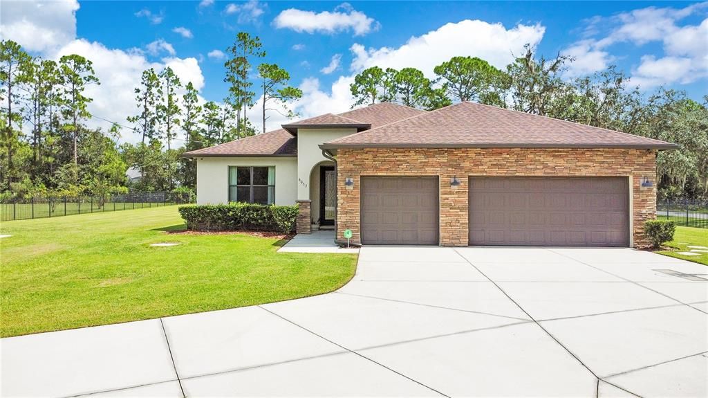 Attached, Exterior, Facade, Brick Facade, Ranch