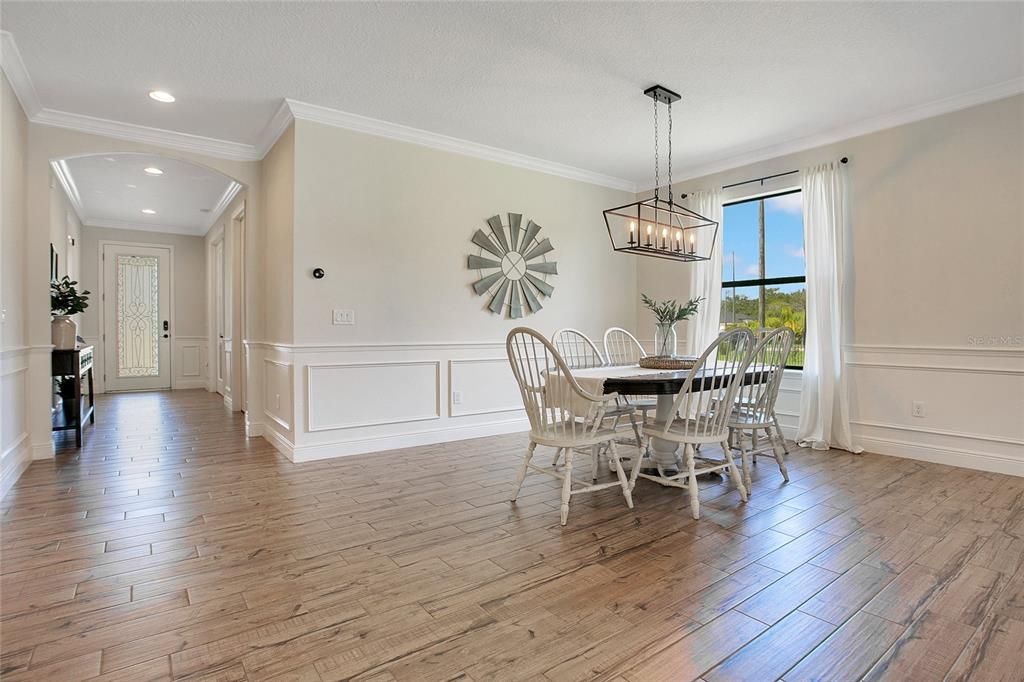 Chandelier, Dining room, Interior, Pendant Lights, Recessed Lighting, Wood Texture Flooring
