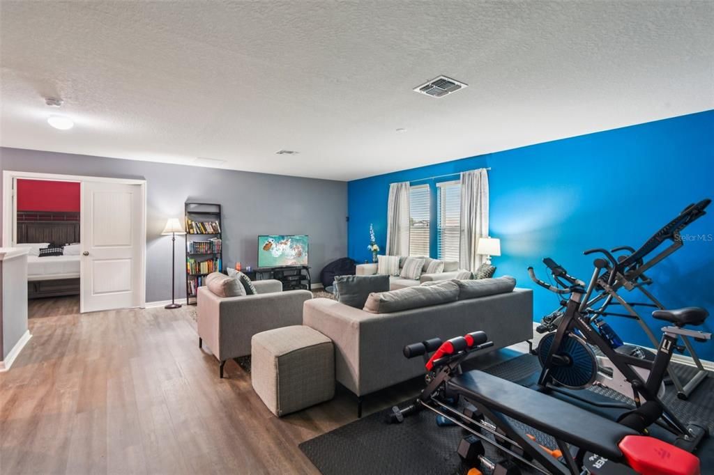 Fitness Equipment, Interior, Living room, Wood Texture Flooring