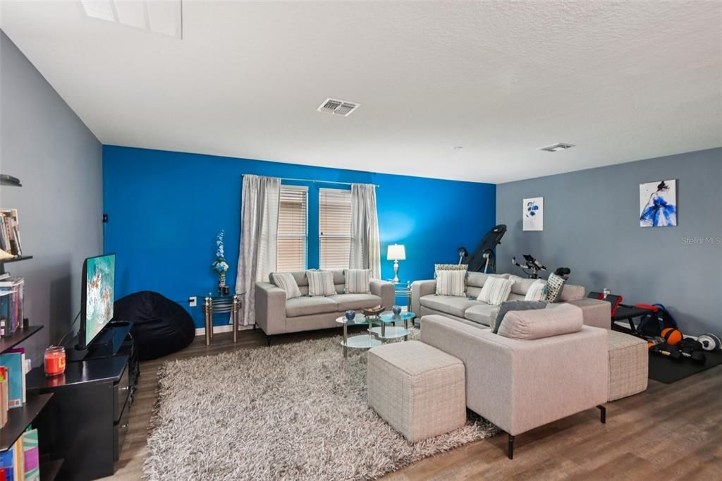 Fitness Equipment, Interior, Living room, Wood Texture Flooring