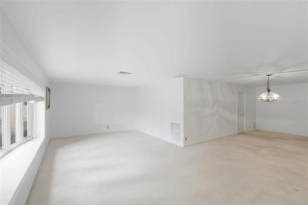 Empty room, Interior, Pendant Lights