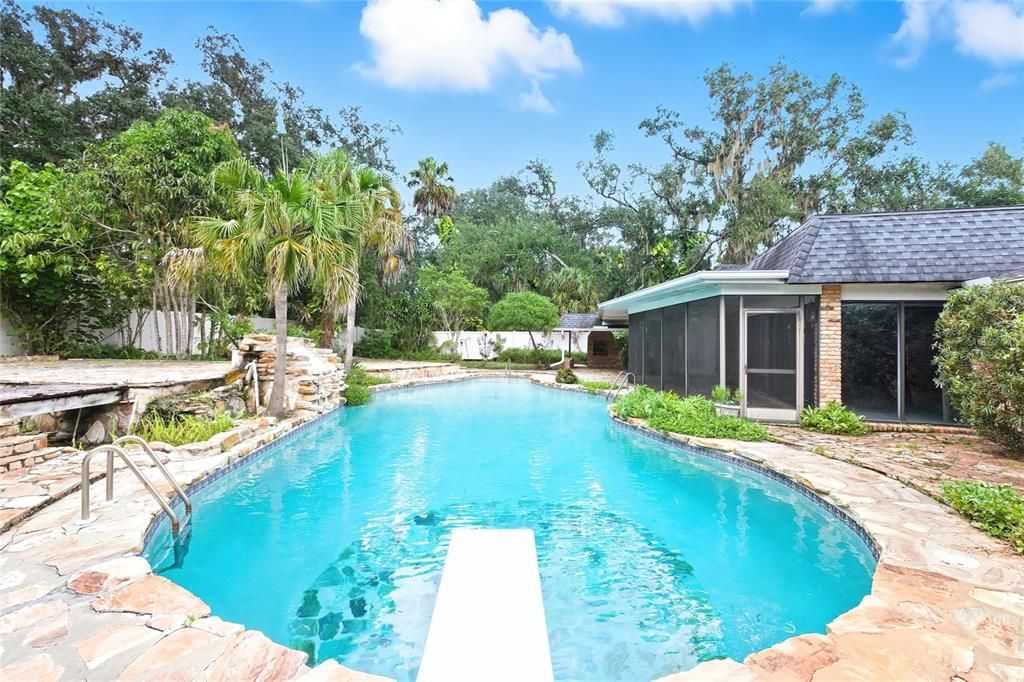Exterior, Pool
