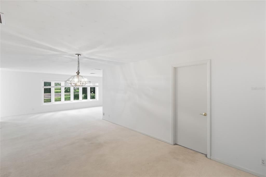 Empty room, Interior, Pendant Lights