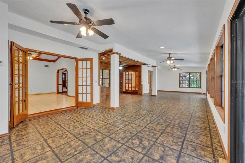 Empty room, Interior, Recessed Lighting