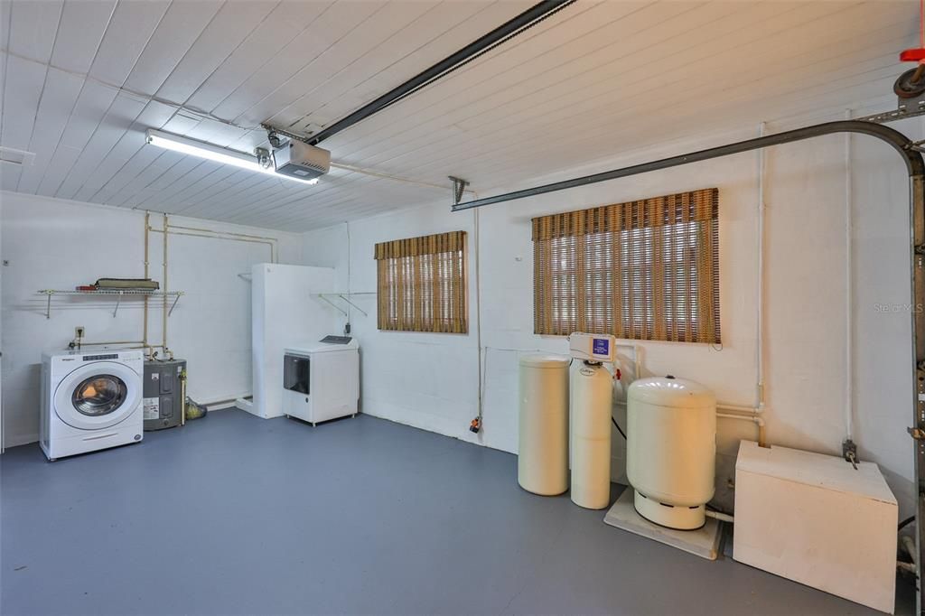 Garage, Interior, Washer