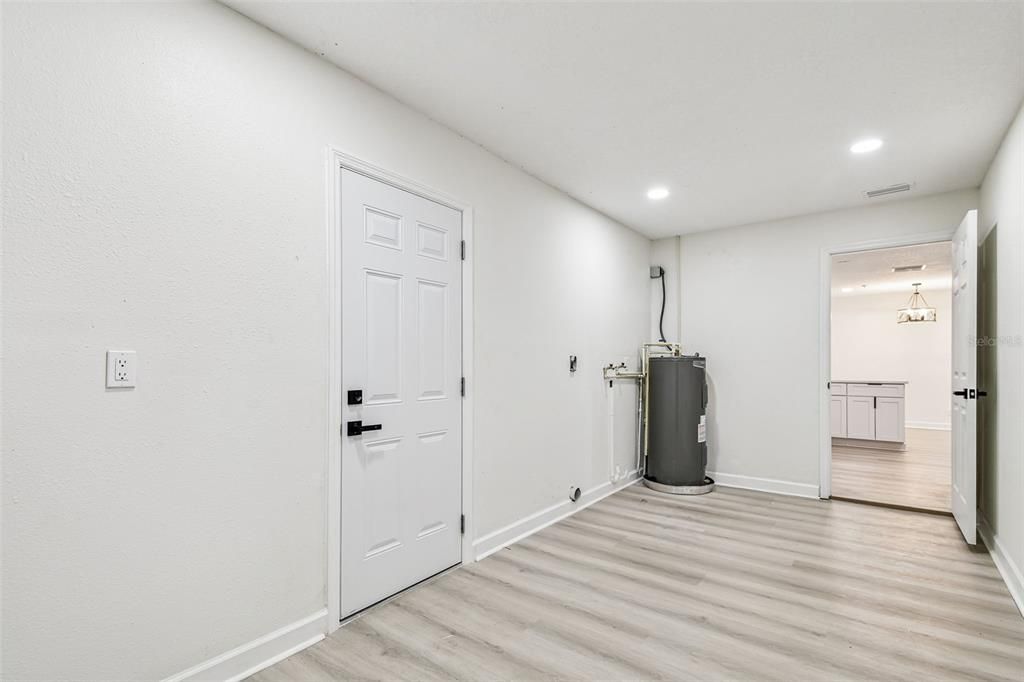 Interior, Pendant Lights, Recessed Lighting, Wood Texture Flooring