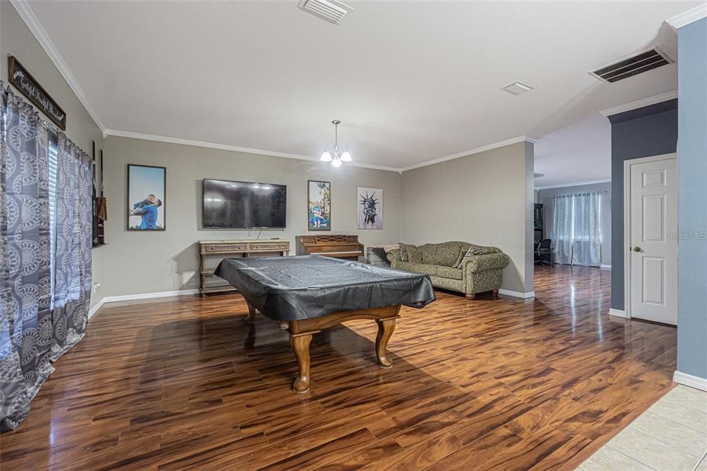 Interior, Pendant Lights, Wood Texture Flooring