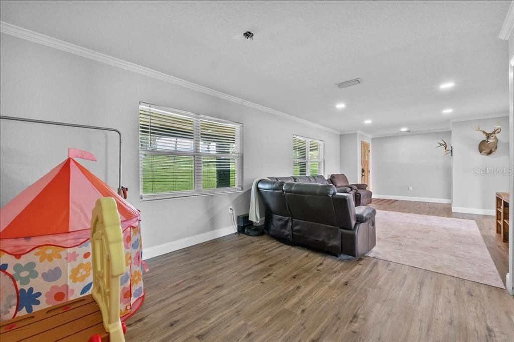 Interior, Recessed Lighting, Wood Texture Flooring