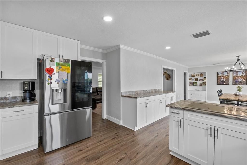 Dining room, Interior, Kitchen, Pendant Lights, Recessed Lighting, Wood Texture Flooring