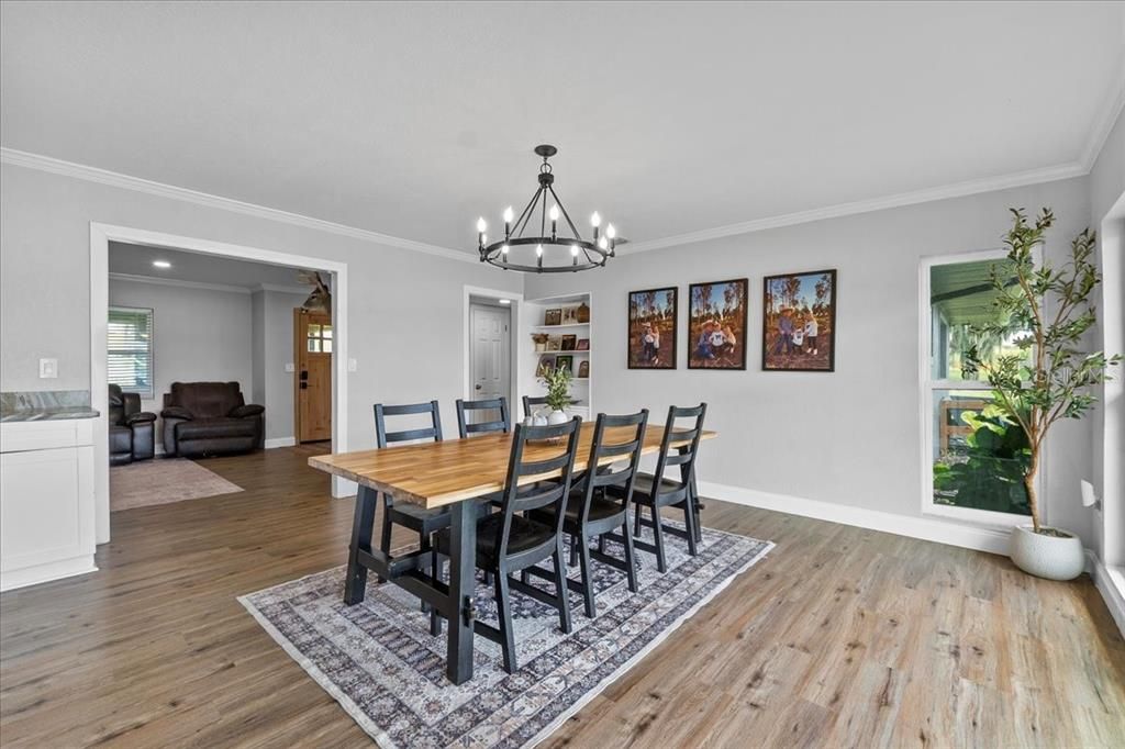 Chandelier, Dining room, Interior, Recessed Lighting, Wood Texture Flooring