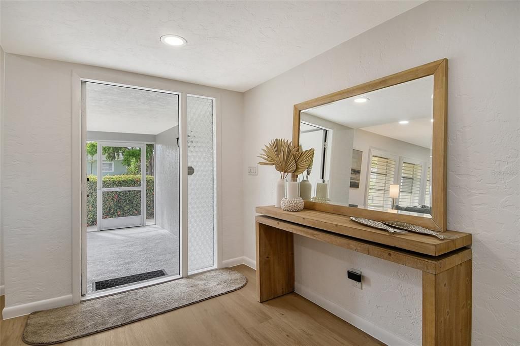 Interior, Recessed Lighting, Wood Texture Flooring