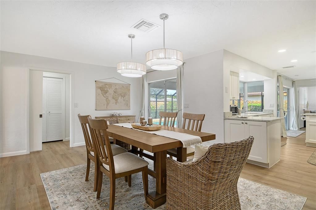 Dining room, Interior, Kitchen, Pendant Lights, Recessed Lighting, Wood Texture Flooring