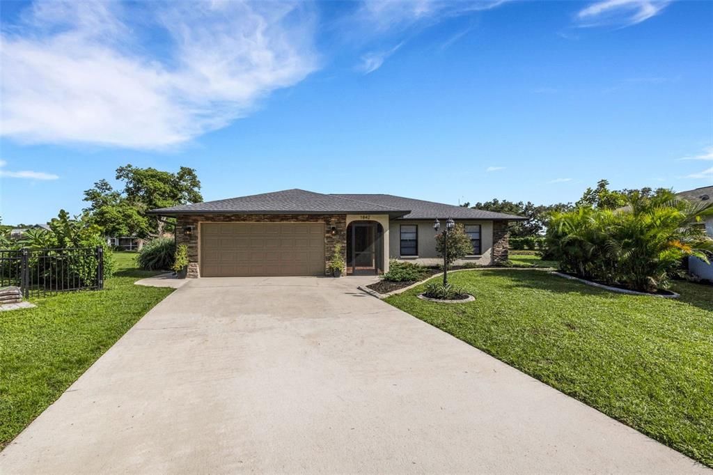 Attached, Backyard, Exterior, Facade, Brick Facade, Ranch