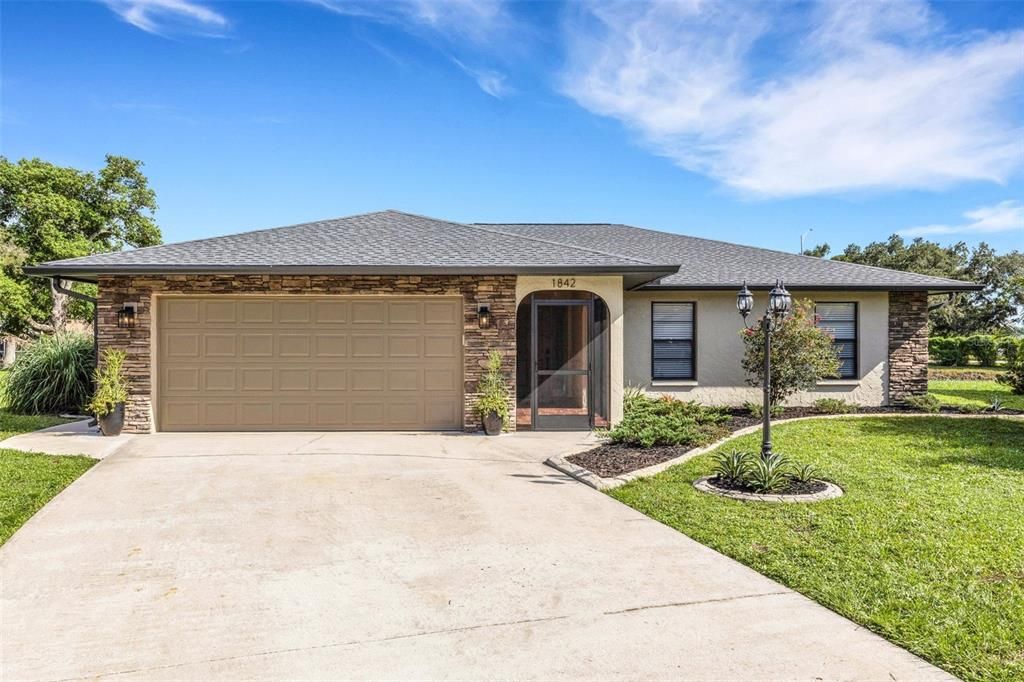 Attached, Exterior, Facade, Brick Facade, Ranch