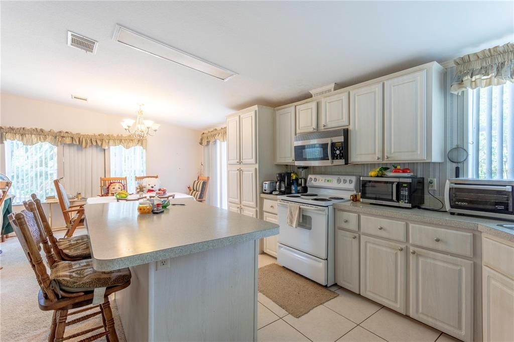 Chandelier, Dining room, Interior, Kitchen