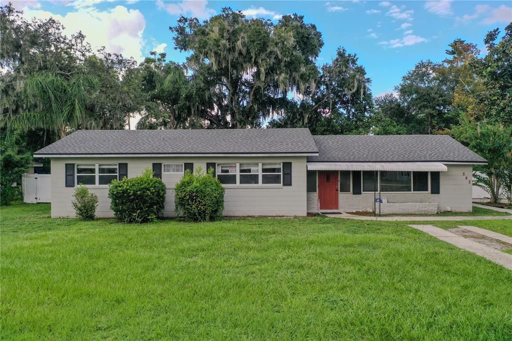 Exterior, Facade, Ranch