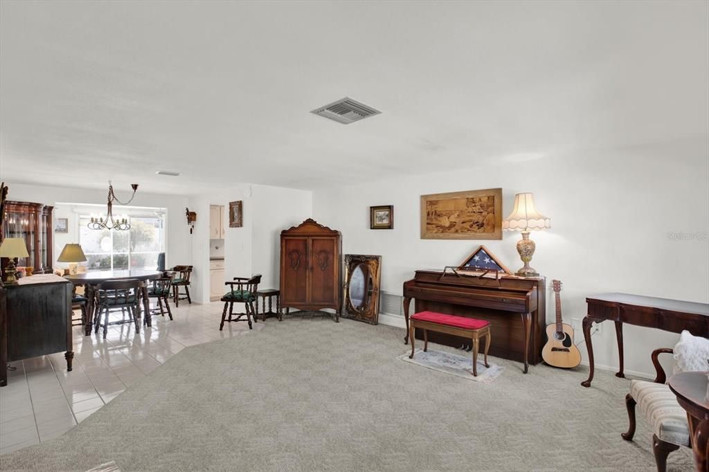 Dining room, Interior, Pendant Lights, Piano