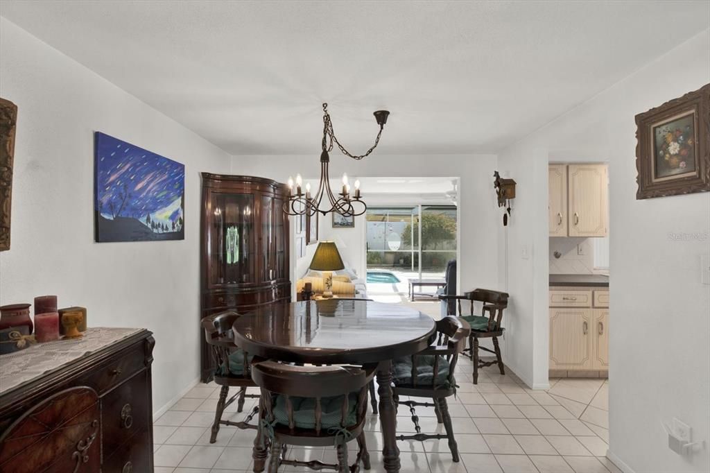 Chandelier, Dining room, Interior