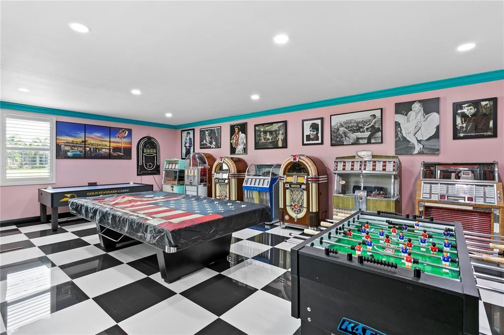 Billiard Table, Game Room, Interior, Recessed Lighting