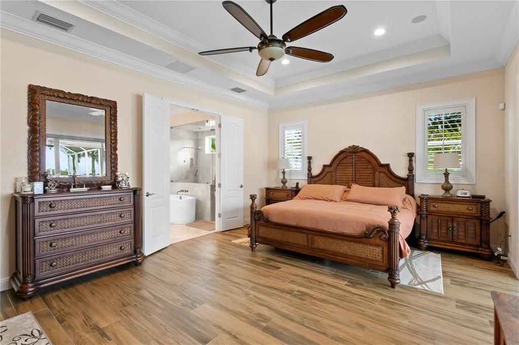 Bathroom, Bedroom, Interior, Recessed Lighting, Wood Texture Flooring