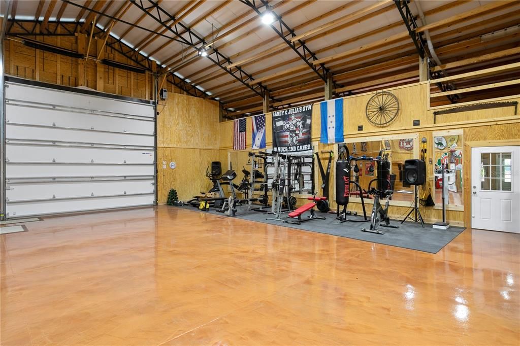 Fitness Equipment, Interior, Wooden Beams