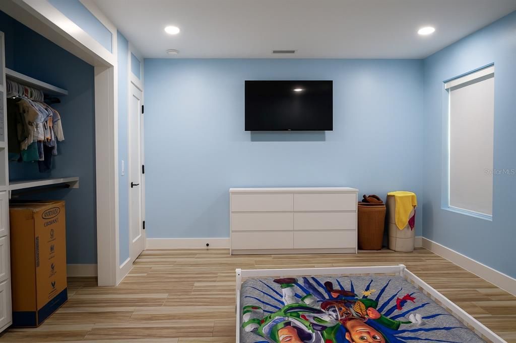 Interior, Recessed Lighting, Wood Texture Flooring