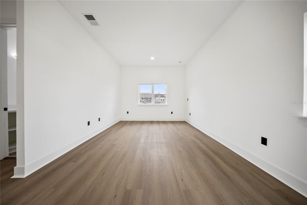 Empty room, Interior, Recessed Lighting, Wood Texture Flooring