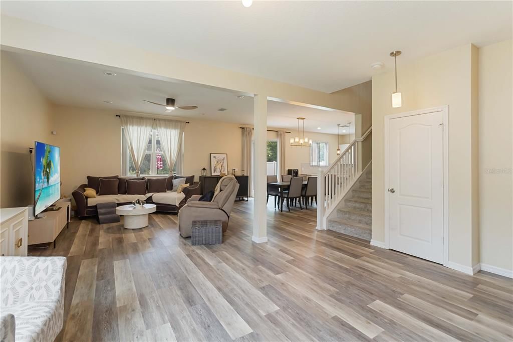 Dining room, Interior, Living room, Pendant Lights, Recessed Lighting, Wood Texture Flooring