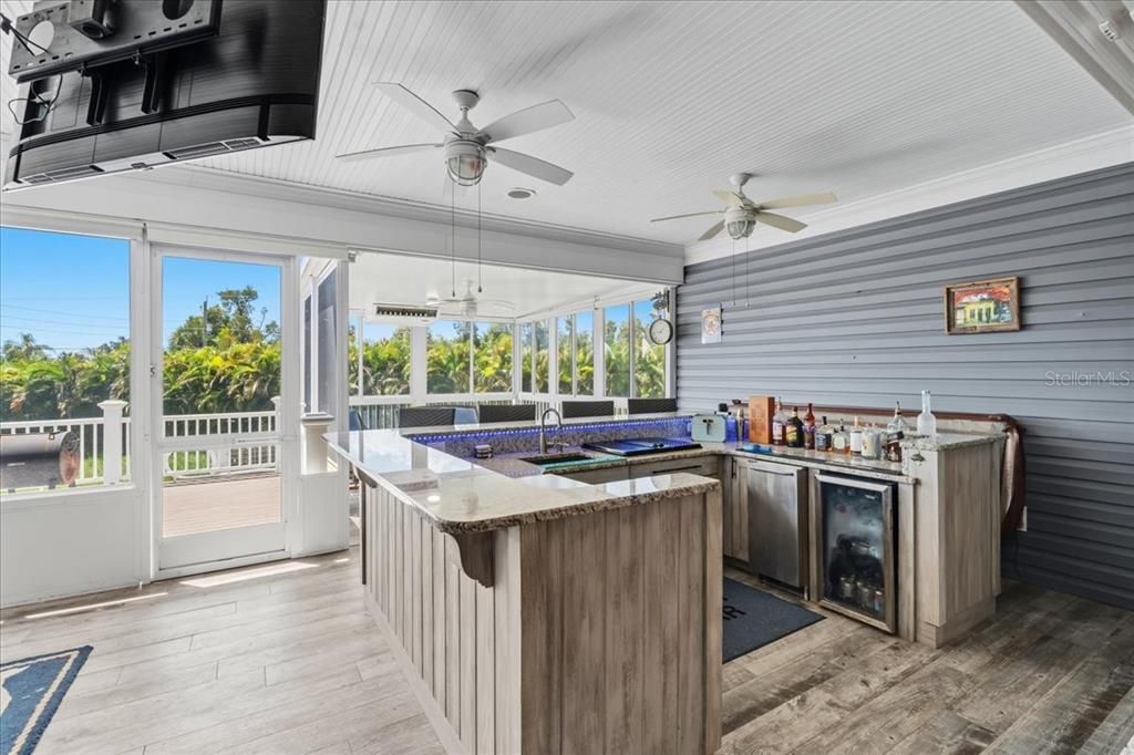 Interior, Pendant Lights, Wood Texture Flooring