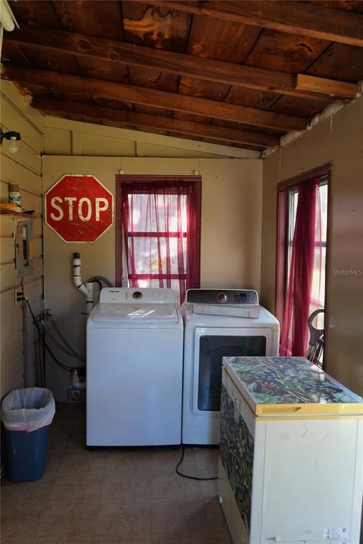 Interior, Washer, Wooden Beams, Wooden Ceilings