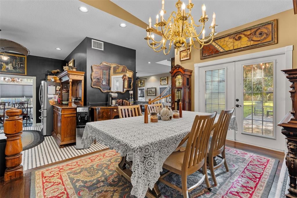 Chandelier, Dining room, Interior, Recessed Lighting, Wood Texture Flooring