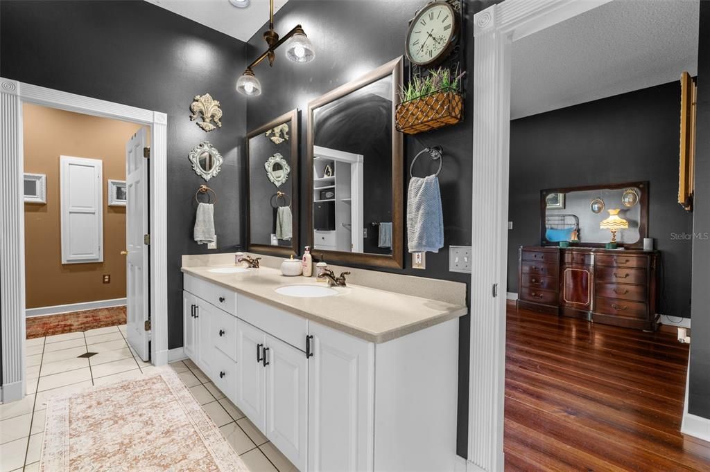 Bathroom, Dual Sink Vanities, Interior, Wood Texture Flooring