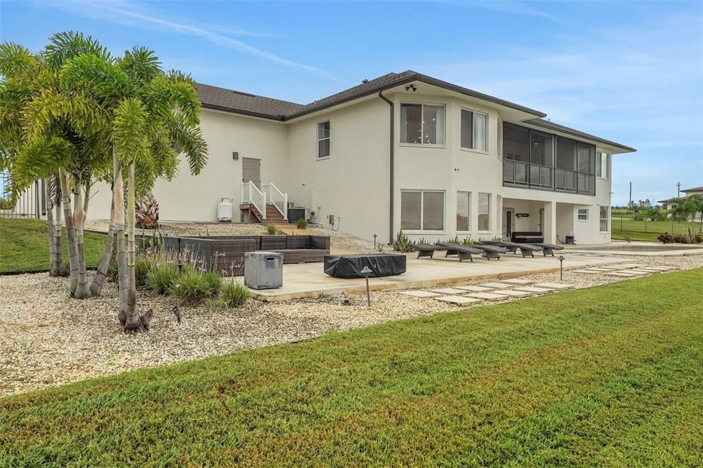 Backyard, Exterior
