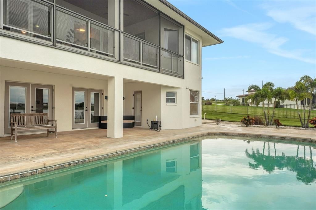 Exterior, Pool