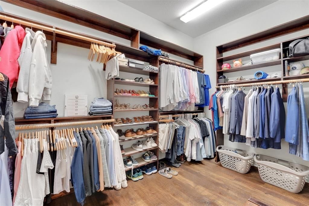 Interior, Walk-in Closets, Wood Texture Flooring