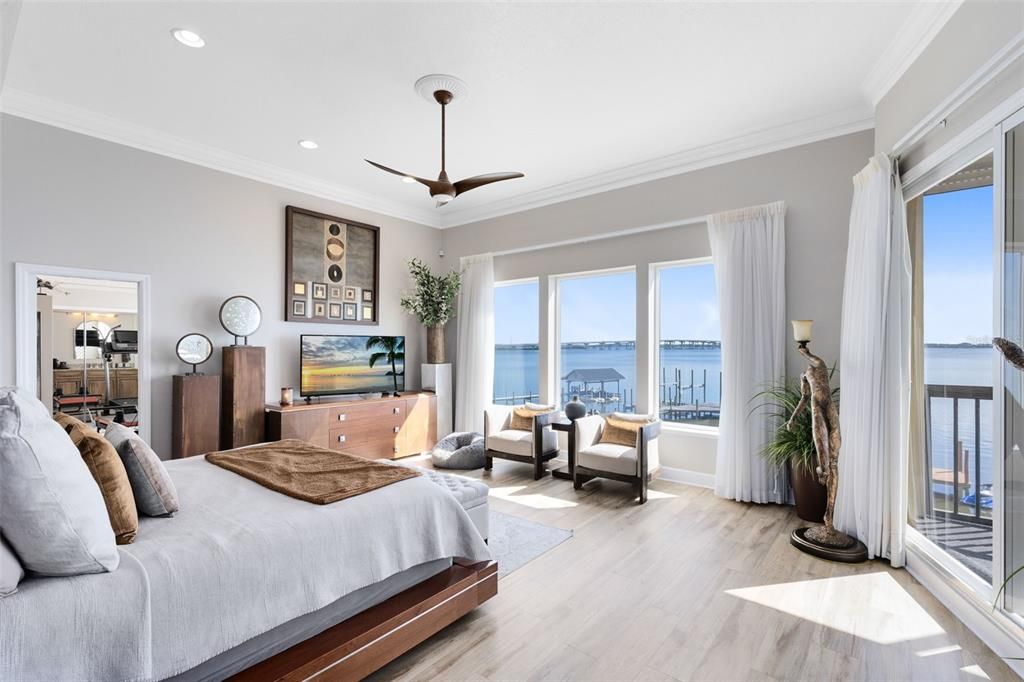 Bedroom, Interior, Recessed Lighting, Water, Wood Texture Flooring