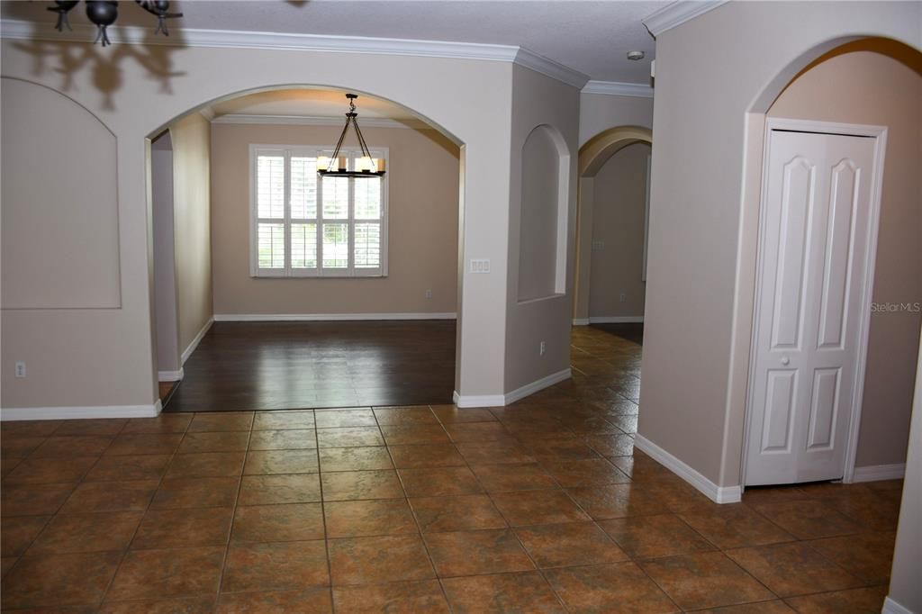 Empty room, Interior, Pendant Lights