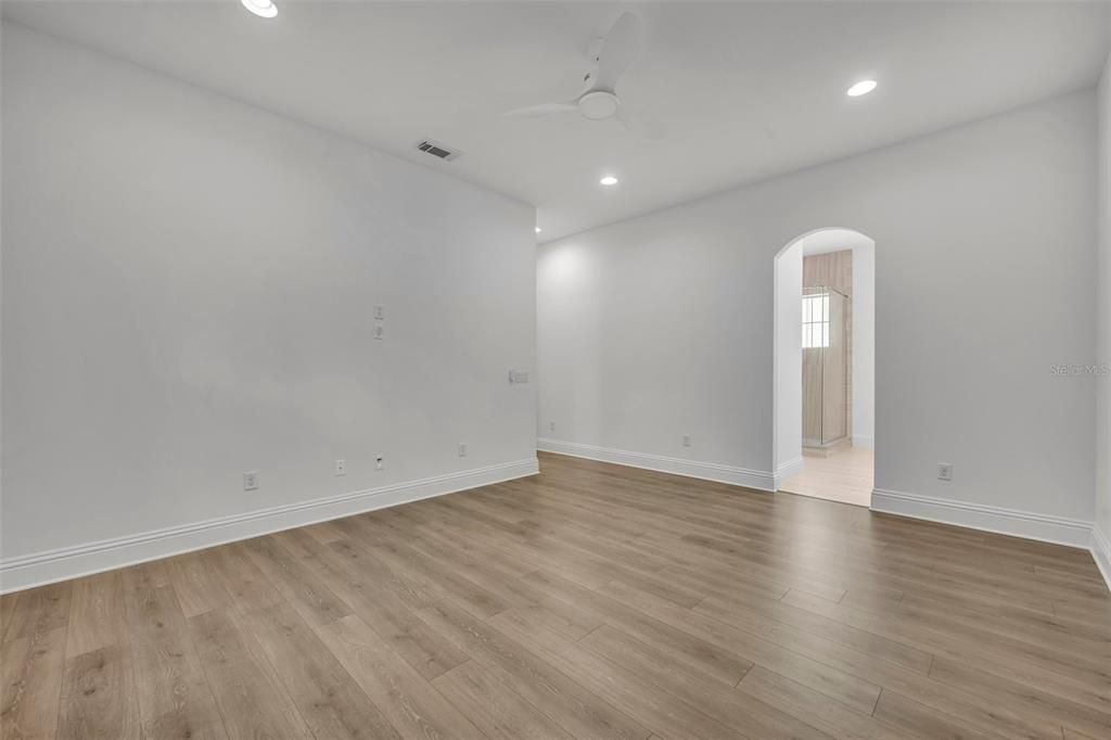 Empty room, Interior, Recessed Lighting, Wood Texture Flooring