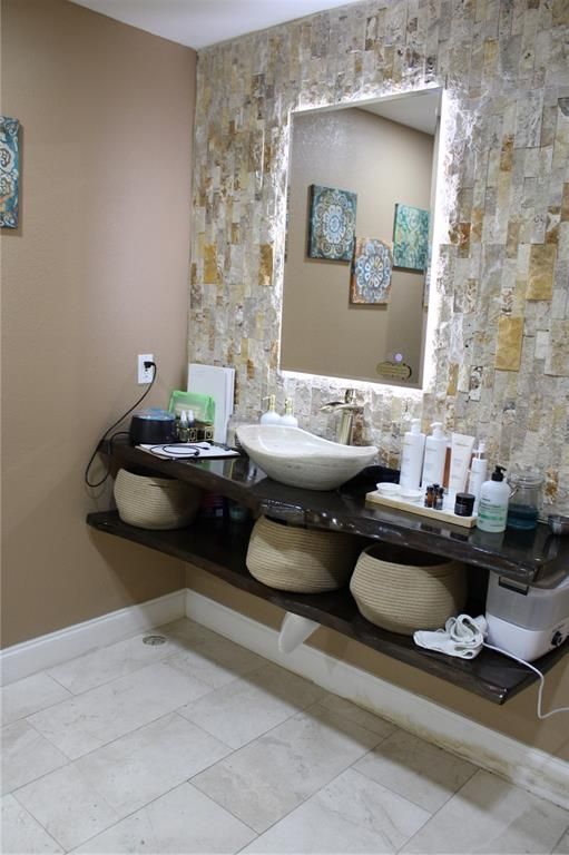 Bathroom, Interior