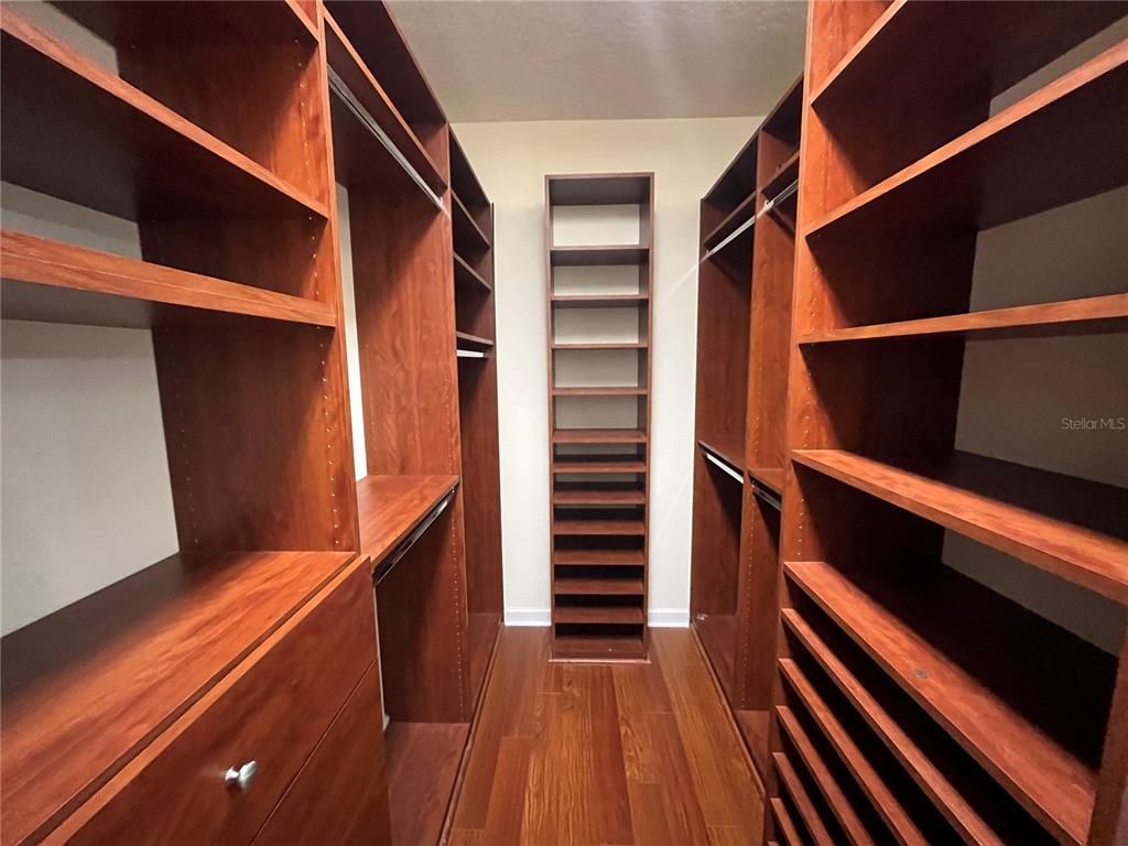 Interior, Walk-in Closets, Wood Texture Flooring