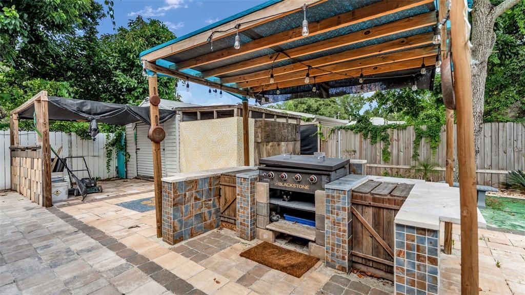 Exterior, Outdoor Kitchen