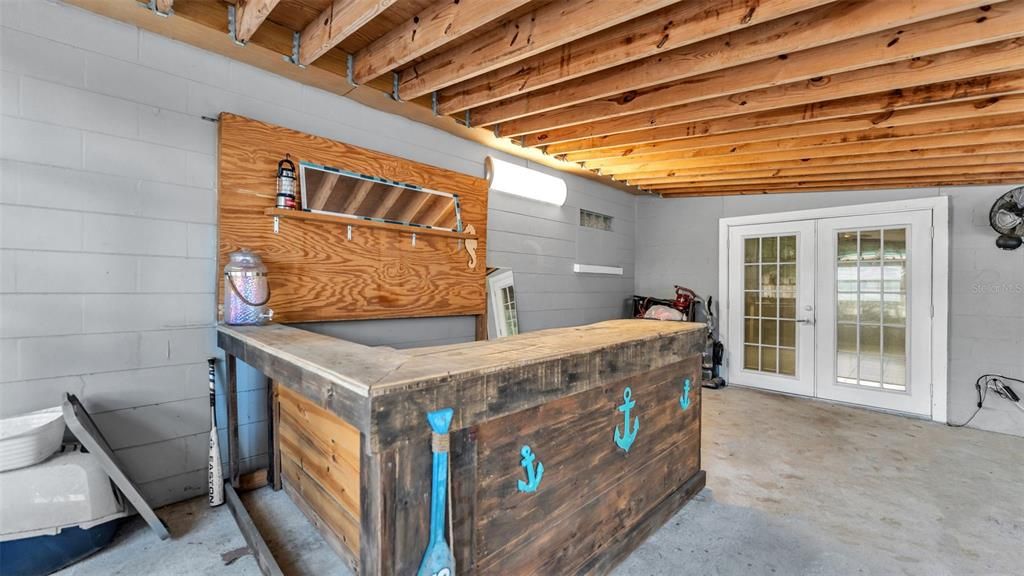 Exterior, Hot Tub, Interior, Wooden Beams