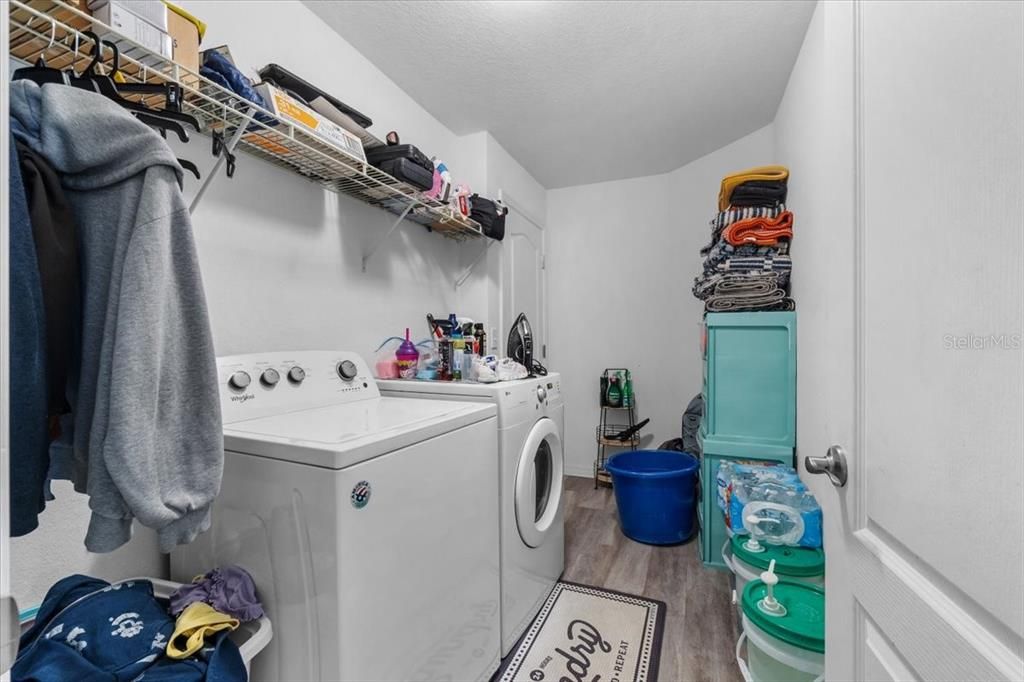 Interior, Washer, Wood Texture Flooring