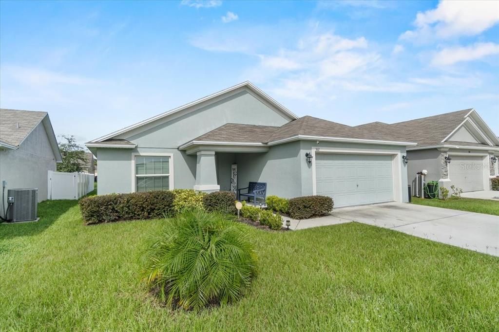 Attached, Exterior, Facade, Ranch