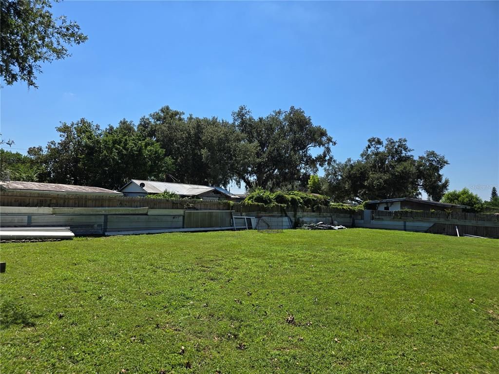 Backyard, Exterior